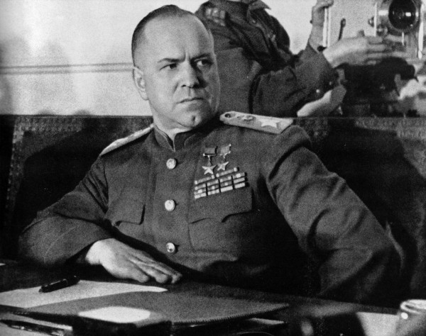 Георгий Жуков во время подписания акта о капитуляции Германии